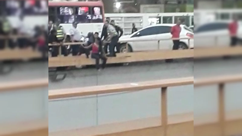 PMDF resgata mulher em parapeito de viaduto na Rodoviária