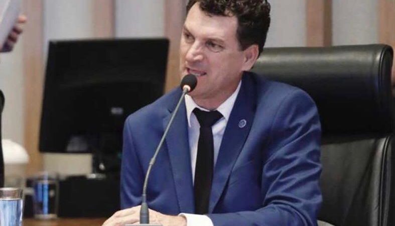 Para estar mais perto da população, o deputado Iolando terá gabinete móvel nas ruas