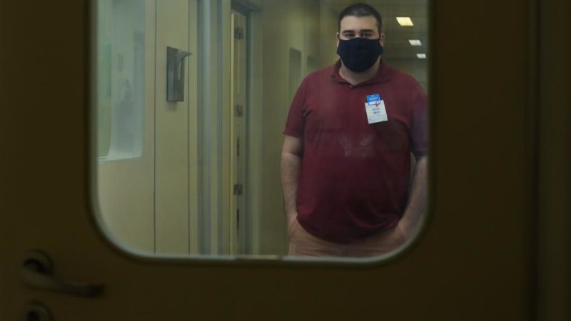 Médico que pegou Covid-19 no trabalho é o 1º a doar anticorpos no DF
