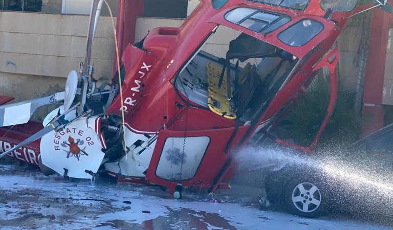 Helicóptero 02 de resgate do Corpo de Bombeiros cai no DF