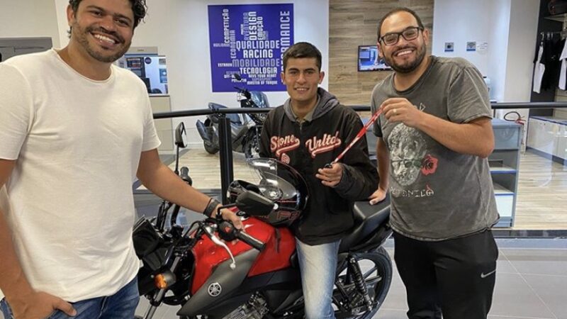 Humorista passa Huck e dá moto primeiro para Matheus: ofensas racistas