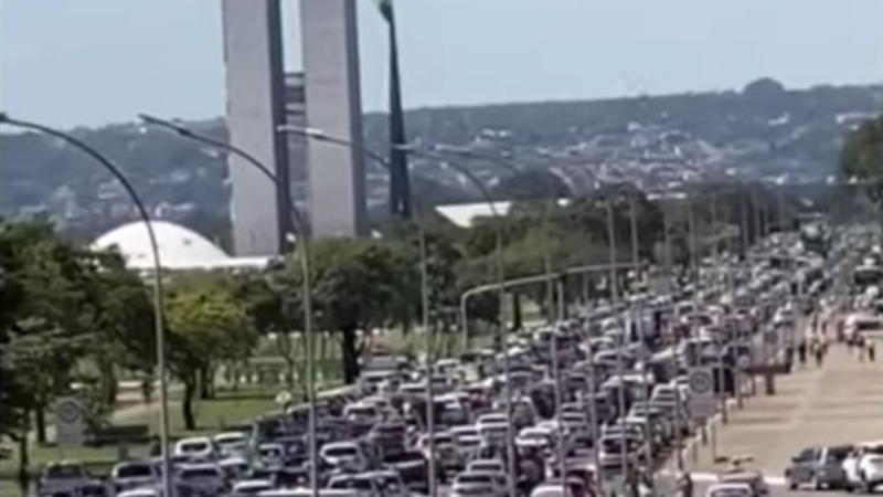 Detran-DF publica prazos para renovação do licenciamento de carros. Confira