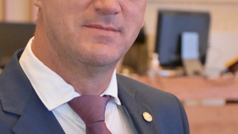Deputado Iolando propõe projeto de lei que insere acessibilidade na Central 156 para pessoas com deficiências