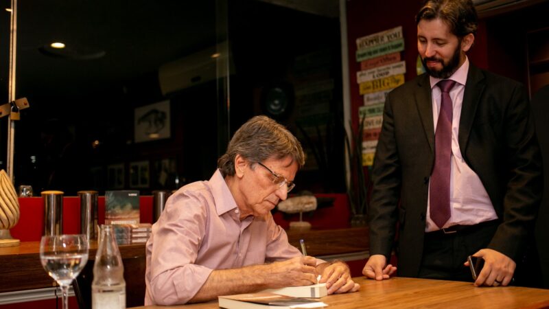 Deputado Leandro Grass agora conta com a experiência de Hélio Doyle