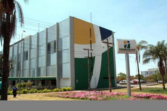 Regularização de clubes, entidades sociais e igrejas em imóveis públicos avança na CLDF