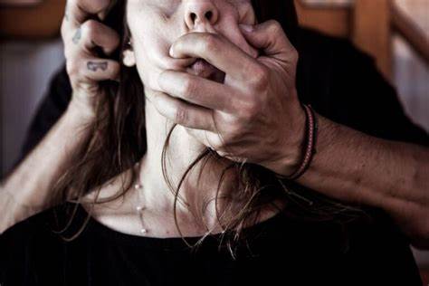 Mulher finge pedir hambúrguer e liga para PM para denunciar estuprador em Samambaia – Ouça o áudio