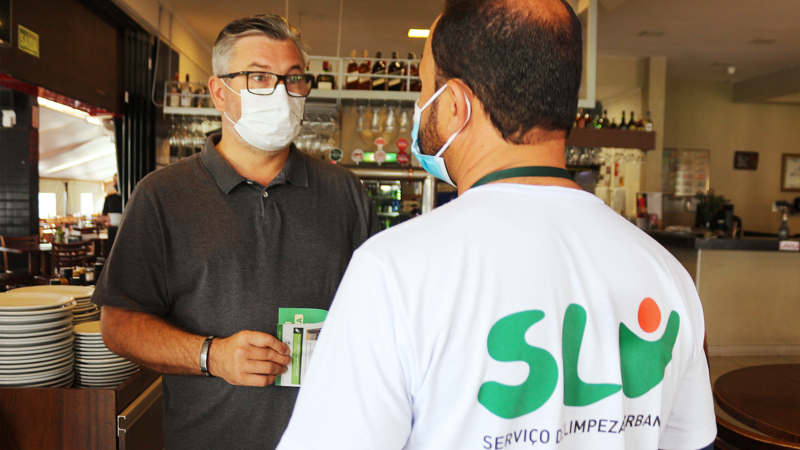 Mobilização alerta comerciantes do Sudoeste sobre descarte de resíduos