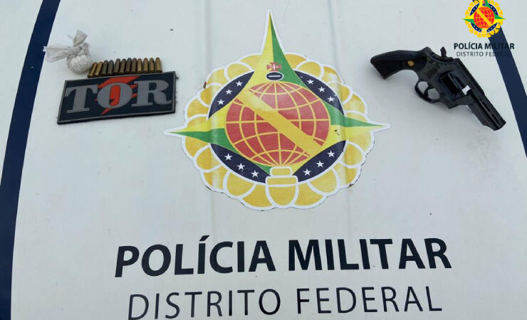 PMDF prende quatro pessoas com arma, droga e documento falso na Samambaia
