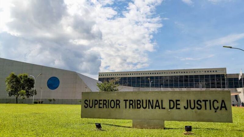 STJ suspende investigação do Brasília Iluminada por foro de Clemente