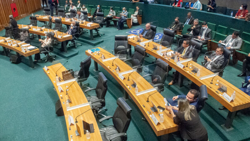 CLDF altera LDO para viabilizar reajuste a conselheiros tutelares e criação de cargos da UnDF