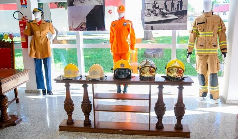 Peças raras contam a história do Corpo de Bombeiros do DF