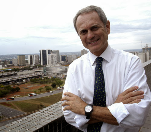 Paulo Octávio pode vir candidato em chapa com a senadora Leila do Vôlei para Governadora