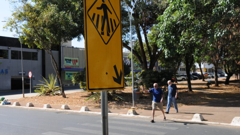 População pode solicitar instalação de novas faixas de pedestres