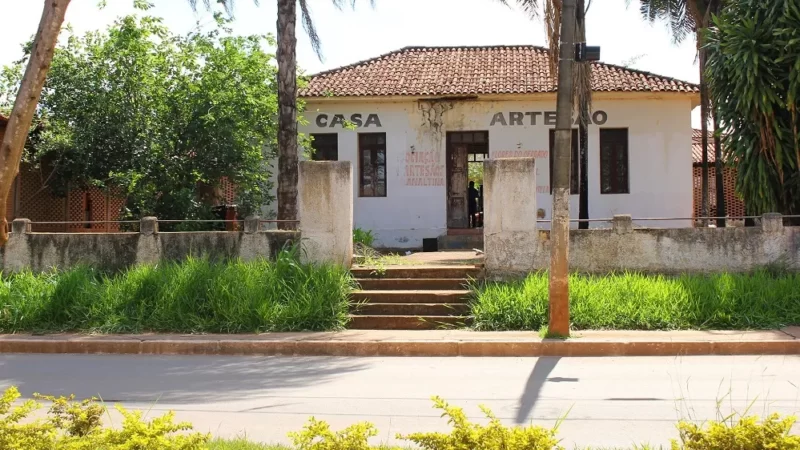 Casa do Artesão de Planaltina será revitalizada, garante Cristiano Araújo