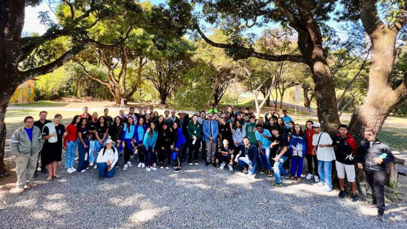 Alunos visitam a Usina de Energia Fotovoltaica no Parque de Águas Claras