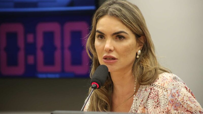 Paula Belmonte cobra debate amplo sobre futuro do BRB