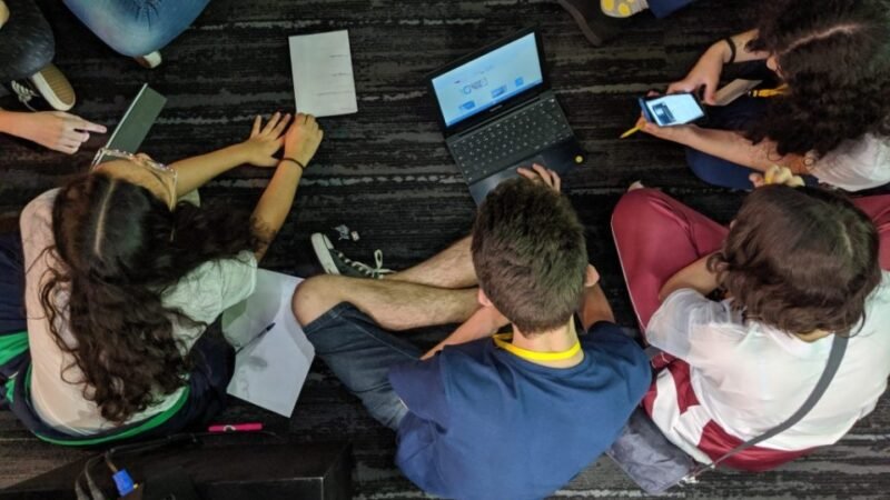 Conecta Recanto oferece imersão tecnológica gratuita com oficinas, palestras e arena gamer no DF